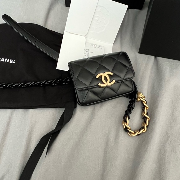 Chanel - Picture 3 of 5